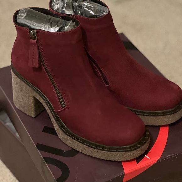 NEW Ladies boots - Picture 4 of 4